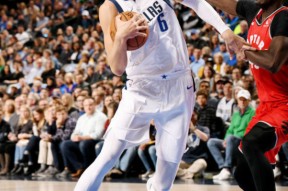 开云体育app-风云突变！皇家马德里清晨手感冰凉，荷甲版图或变，震撼外界，赛程密集仍需轮换 